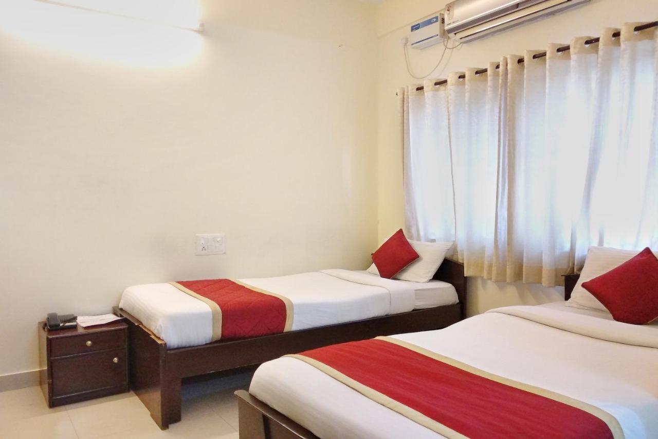 Super Oyo Capital O Premium Hotel Victoria Heights Near Sri Someshwara Swami Temple Bangalore Exterior photo