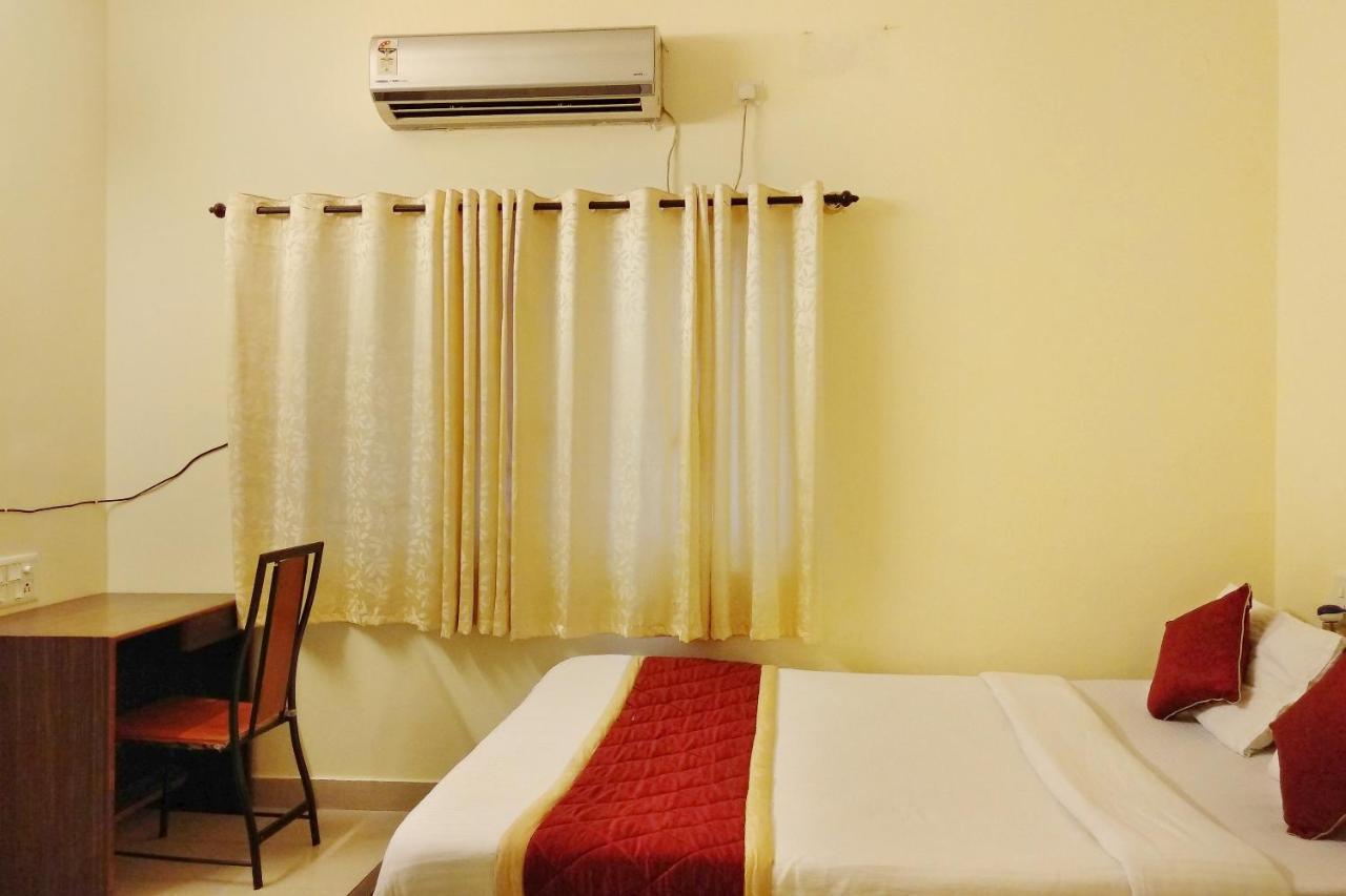 Super Oyo Capital O Premium Hotel Victoria Heights Near Sri Someshwara Swami Temple Bangalore Exterior photo